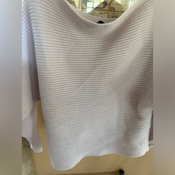 INTERMIX Woman’s Sweater 🌵small - Picture 4 of 7